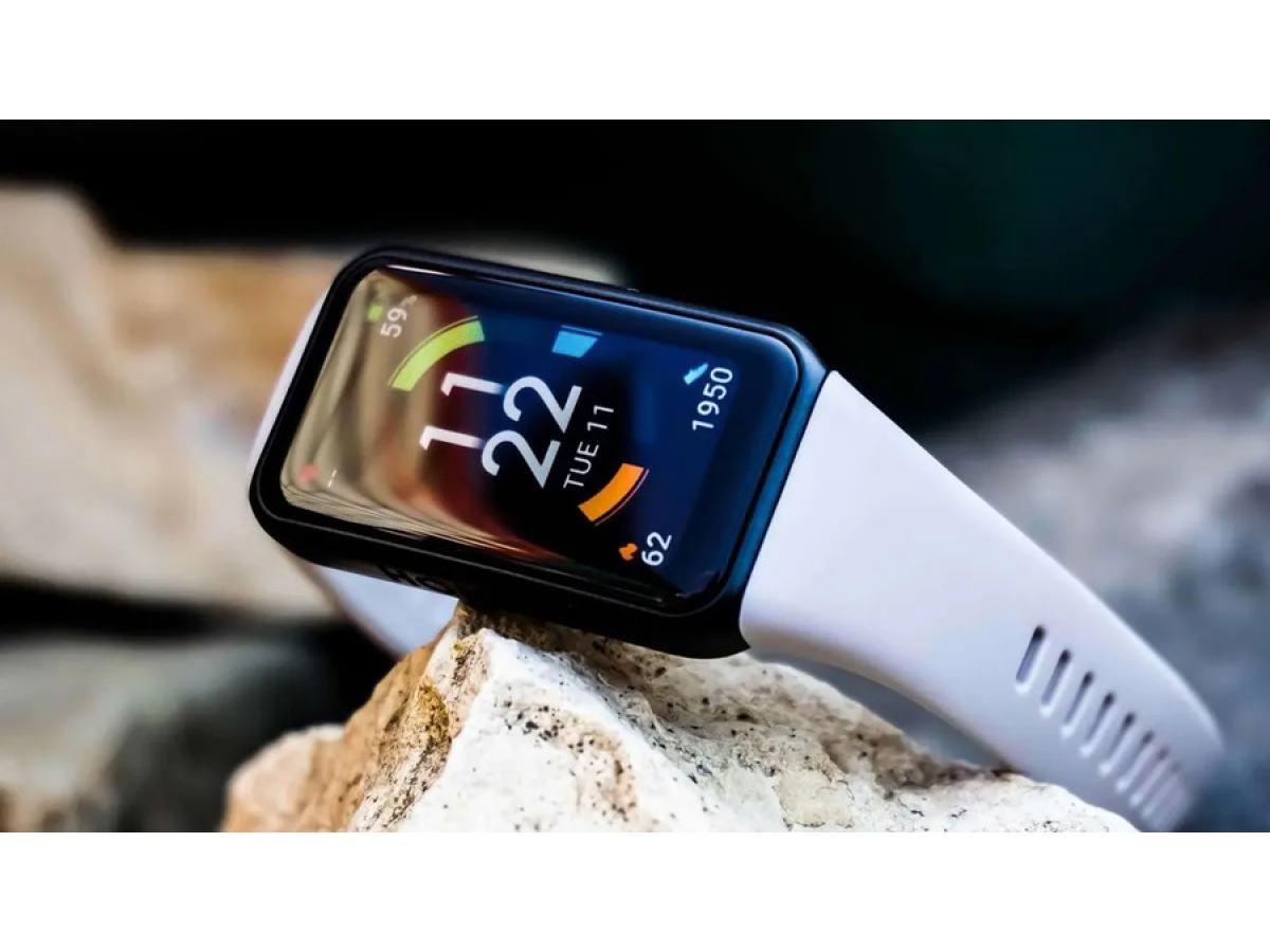 Xiaomi Mi Band 7 Pro – покращена версія популярного фітнес-браслету з GPS 